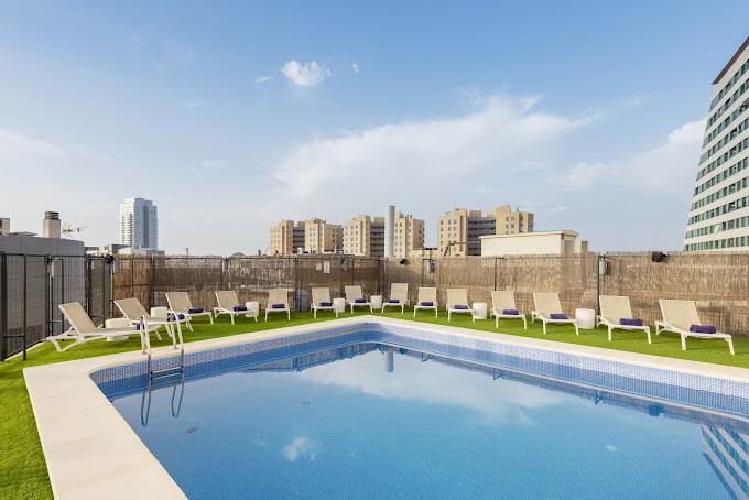 Hotel pool